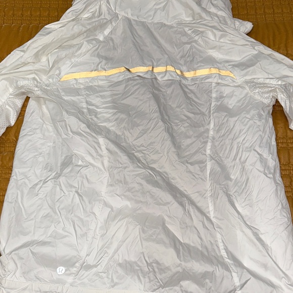 Lululemon Women's White Hooded Jacket - Picture 6 of 6